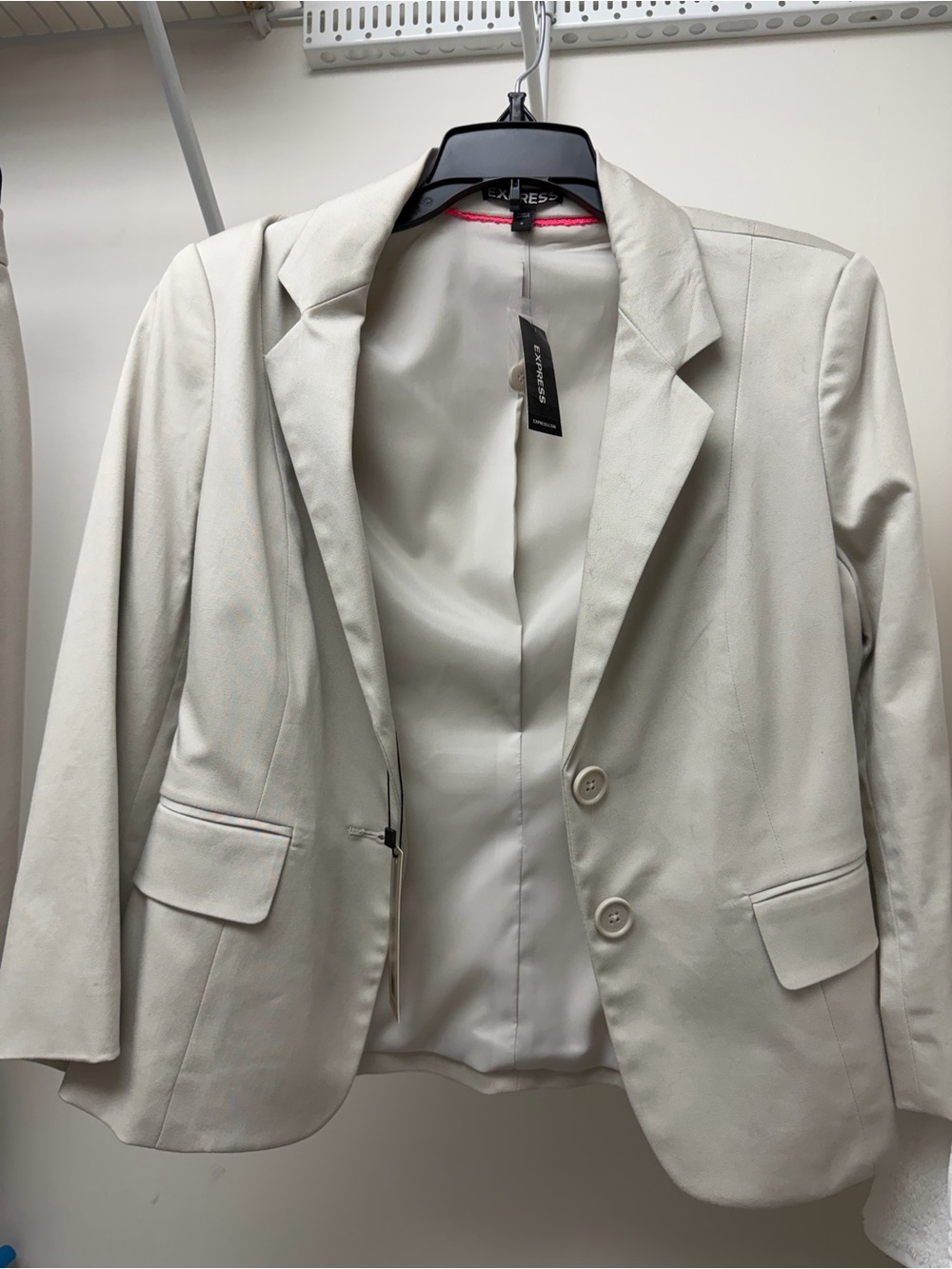 Express Women's Cream/Light Beige Two-Button Notch Lapel Blazer